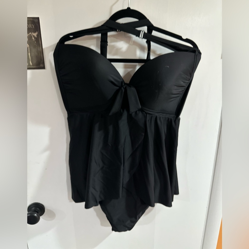 BN torrid 3 F no underwire bathing suit